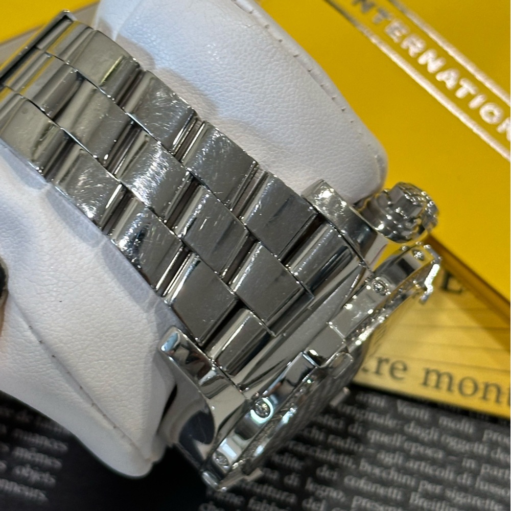 Breitling Super Avenger Diamond Watch - Picture 6 of 14
